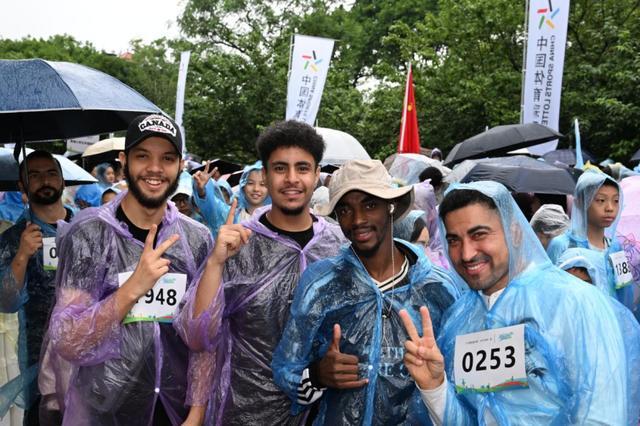 “老外行者”重庆天际线极限运动挑战赛-金鹰登山马拉松(图2)