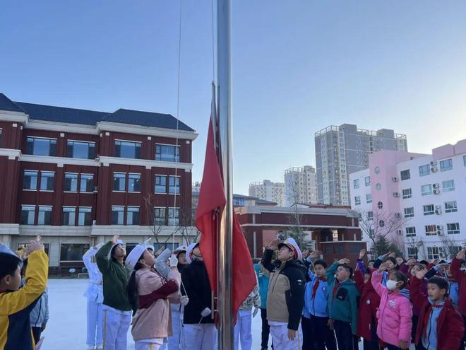 管中一附小第十四届校园足球班级联赛纪实(图3)